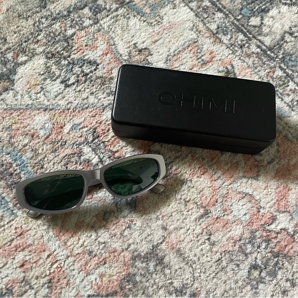Chimi Atmosphere Silver and Green 90s Y2K Sunglasses